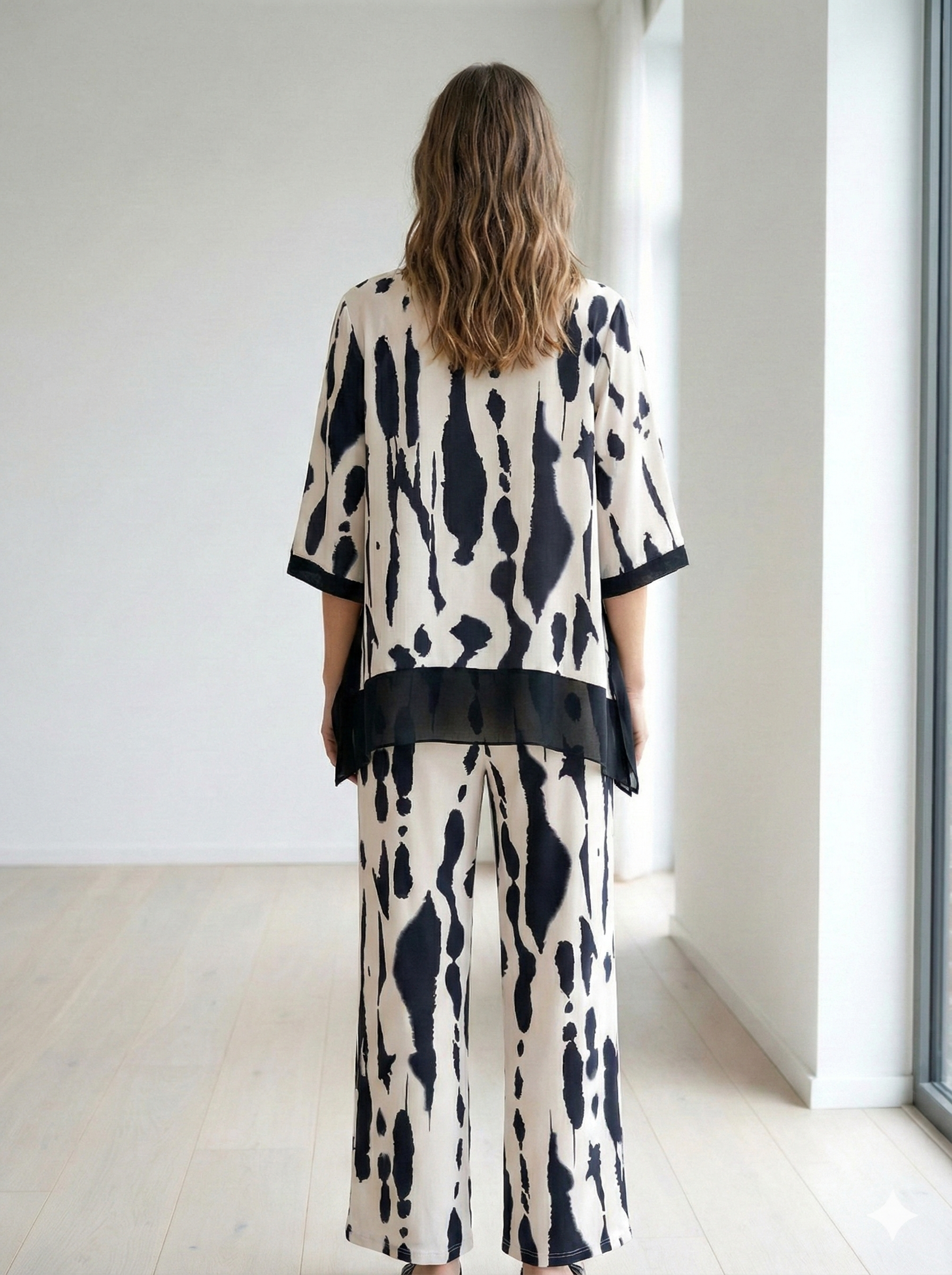 Set Short-sleeves blouse and trousers